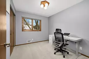 7501 W 100th St, Bloomington, MN 55438 - Photo 11