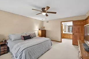 8593 Coachmans Ln, Eden Prairie, MN 55347 - Photo 15