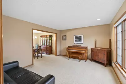 8593 Coachmans Lane, Eden Prairie, MN 55347 - Photo 5