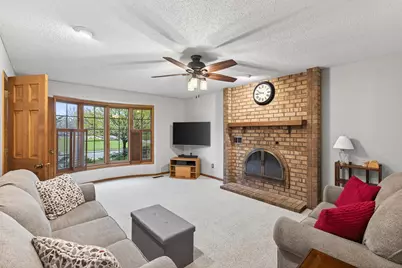 8593 Coachmans Lane, Eden Prairie, MN 55347 - Photo 9