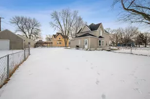 406 E Ciro St, Truman, MN 56088 - Photo 29