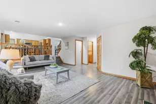 14872 Oakwood Pl, Savage, MN 55378 - Photo 5