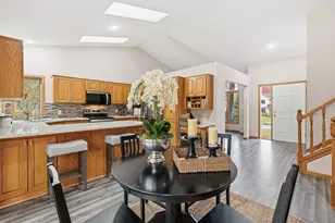 14872 Oakwood Pl, Savage, MN 55378 - Photo 13