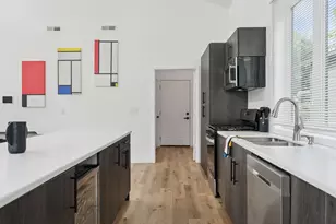 1013 Gardner St, Wayzata, MN 55391 - Photo 21