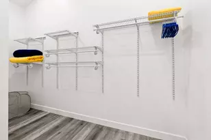 1021 Gardner St E, Wayzata, MN 55391 - Photo 33