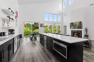 1021 Gardner St E, Wayzata, MN 55391 - Photo 21