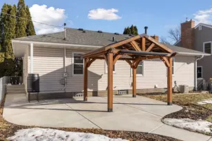 3821 York Ave N, Robbinsdale, MN 55422 - Photo 27