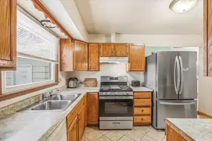 6337 Indiana Ave N, Brooklyn Center, MN 55429 - Photo 21