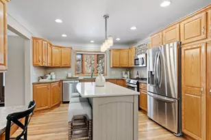 10035 Mound Spring Terrace, Bloomington, MN 55420 - Photo 11