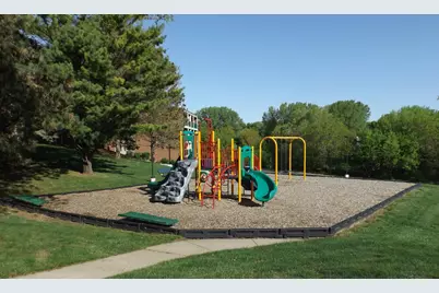 1700 Four Oaks Rd #238, Eagan, MN 55121 - Photo 17