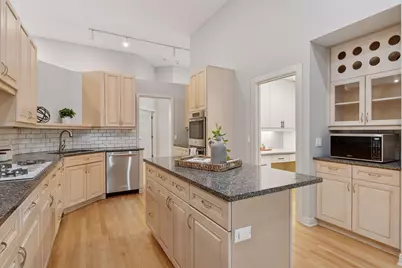 11984 Saint Albans Hollow Drive, Minnetonka, MN 55305 - Photo 25