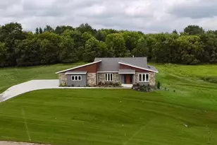 1713 Boelter Estates Dr NW, Rochester, MN 55901 - Photo 3