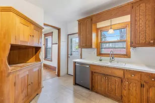 162 Bates Ave, Saint Paul, MN 55106 - Photo 11