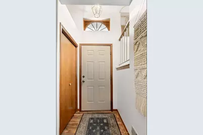 10686 Sherman Drive, Eden Prairie, MN 55347 - Photo 3