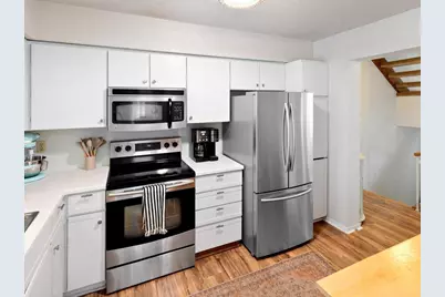 10686 Sherman Drive, Eden Prairie, MN 55347 - Photo 9