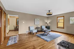 262 N Star Ln, Circle Pines, MN 55014 - Photo 5