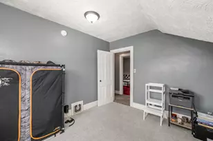 811 E 5th St, Blue Earth, MN 56013 - Photo 27