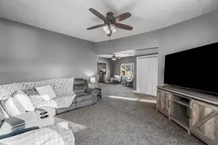 811 E 5th St, Blue Earth, MN 56013 - Photo 7