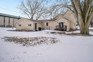 811 E 5th St, Blue Earth, MN 56013 - Photo 39