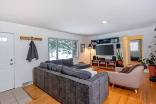 10341 Clinton Ave S, Bloomington, MN 55420 - Photo 3