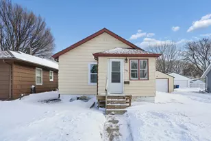318 12th St N, Moorhead, MN 56560 - Photo 1