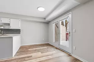 8527 W 97th St Cir, Bloomington, MN 55438 - Photo 9