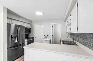 8527 W 97th St Cir, Bloomington, MN 55438 - Photo 7