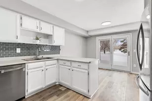 8527 W 97th St Cir, Bloomington, MN 55438 - Photo 3