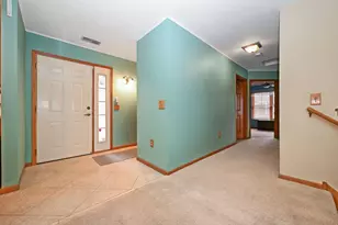 955 Bahls Dr, Hastings, MN 55033 - Photo 3