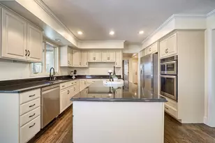 11472 Mt Curve Rd, Eden Prairie, MN 55347 - Photo 5