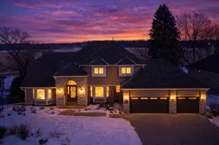 11472 Mt Curve Rd, Eden Prairie, MN 55347 - Photo 47