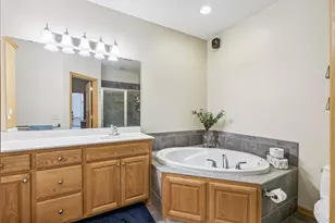 13186 Meadow Ln, Savage, MN 55378 - Photo 11