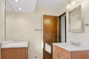 130 W 43rd St, Minneapolis, MN 55409 - Photo 27