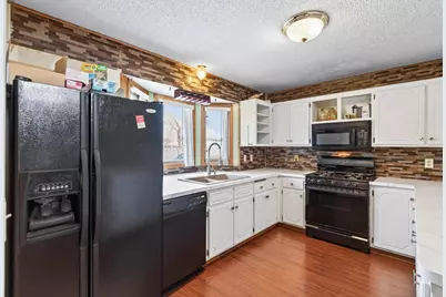 374 Rose Avenue E, Saint Paul, MN 55130 - Photo 13