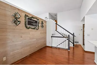 374 Rose Avenue E, Saint Paul, MN 55130 - Photo 7