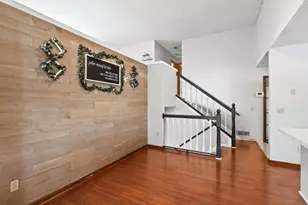 374 Rose Ave E, Saint Paul, MN 55130 - Photo 7