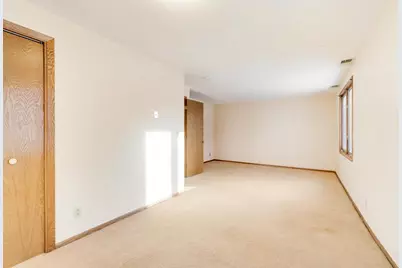 2504 Rose Avenue E, Maplewood, MN 55119 - Photo 31