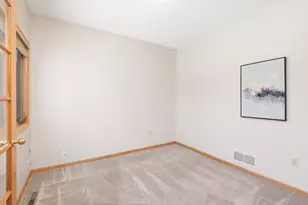 2449 Skyline Dr, Bloomington, MN 55425 - Photo 15