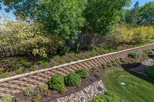 2449 Skyline Dr, Bloomington, MN 55425 - Photo 29