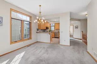 2449 Skyline Dr, Bloomington, MN 55425 - Photo 7