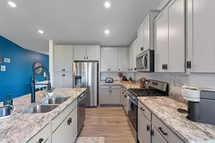 1821 Dauwalter Cir, Carver, MN 55315 - Photo 9