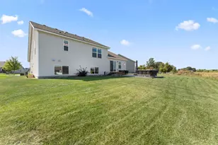 1821 Dauwalter Cir, Carver, MN 55315 - Photo 35
