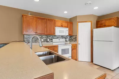 2414 Elianna Drive, Northfield, MN 55057 - Photo 7