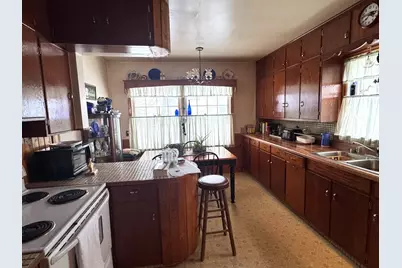 109 5th Avenue SE, Roseau, MN 56751 - Photo 3