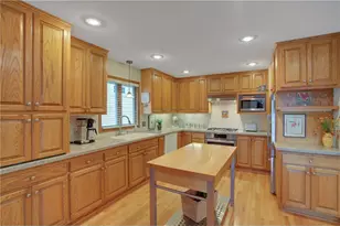 214 Broadway Ave N, Wayzata, MN 55391 - Photo 5