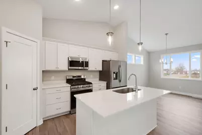 1549 Creekwood Dr, New Richmond, WI 54017 - Photo 5