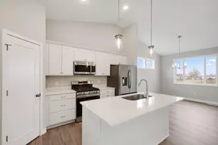 1549 Creekwood Dr, New Richmond, WI 54017 - Photo 5