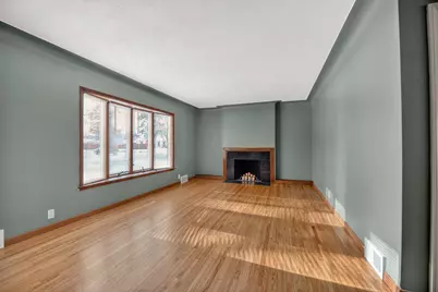 1095 Idaho Avenue W, Saint Paul, MN 55117 - Photo 7