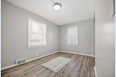 1095 Idaho Avenue W, Saint Paul, MN 55117 - Photo 17