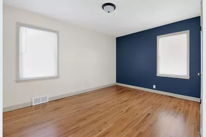 1095 Idaho Avenue W, Saint Paul, MN 55117 - Photo 11